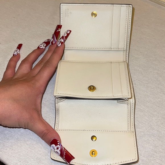 GUCCI WALLET - Picture 2 of 4